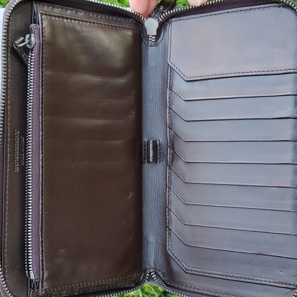 Burberry Zip Wallet - Picture 3 of 5